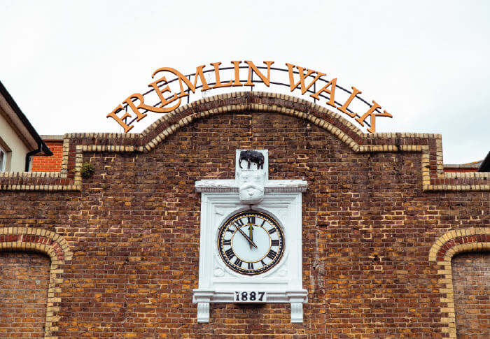 hero-whats-on-mobile